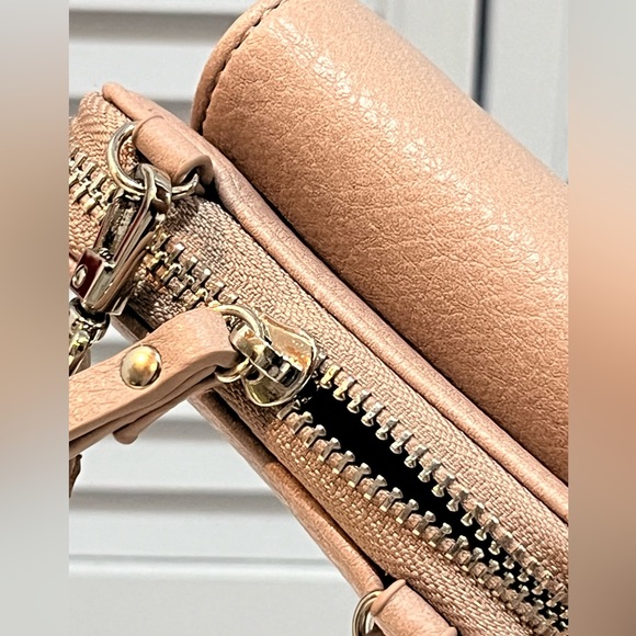 Bentley Travel Crossbody Purse - Picture 4 of 10